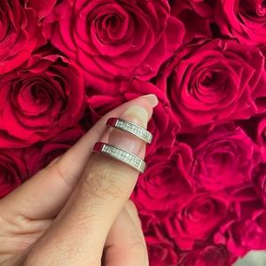 His and her wedding band set